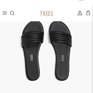 TKees Serena black leather slides 🖤
